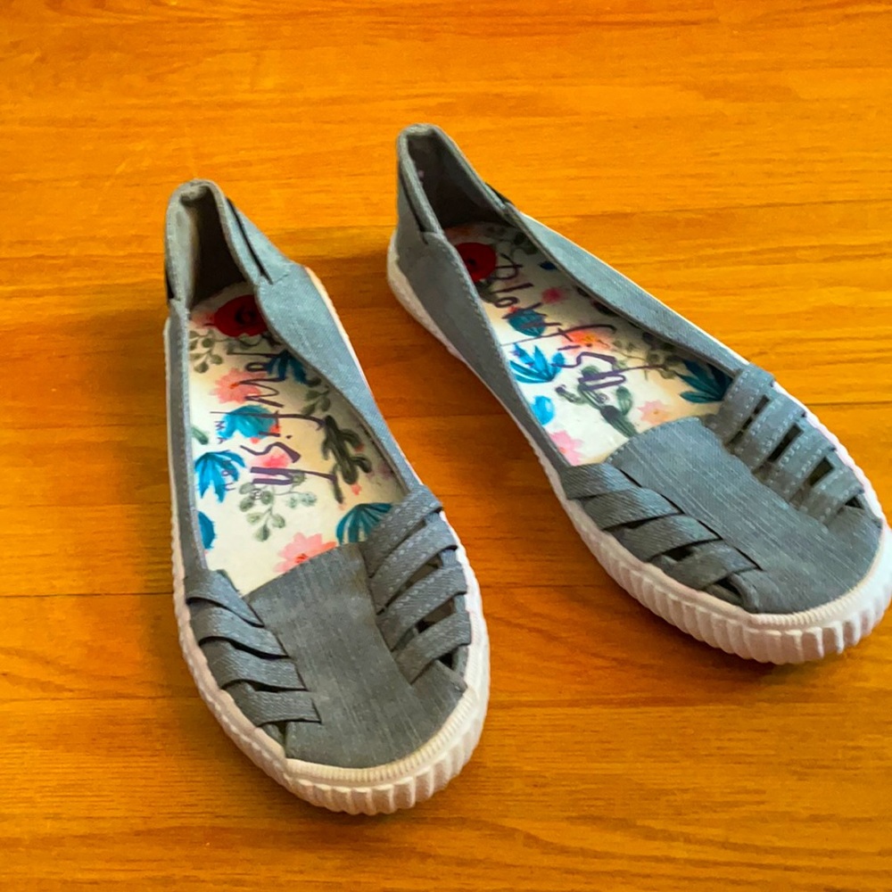 Blowfish slip on size 6